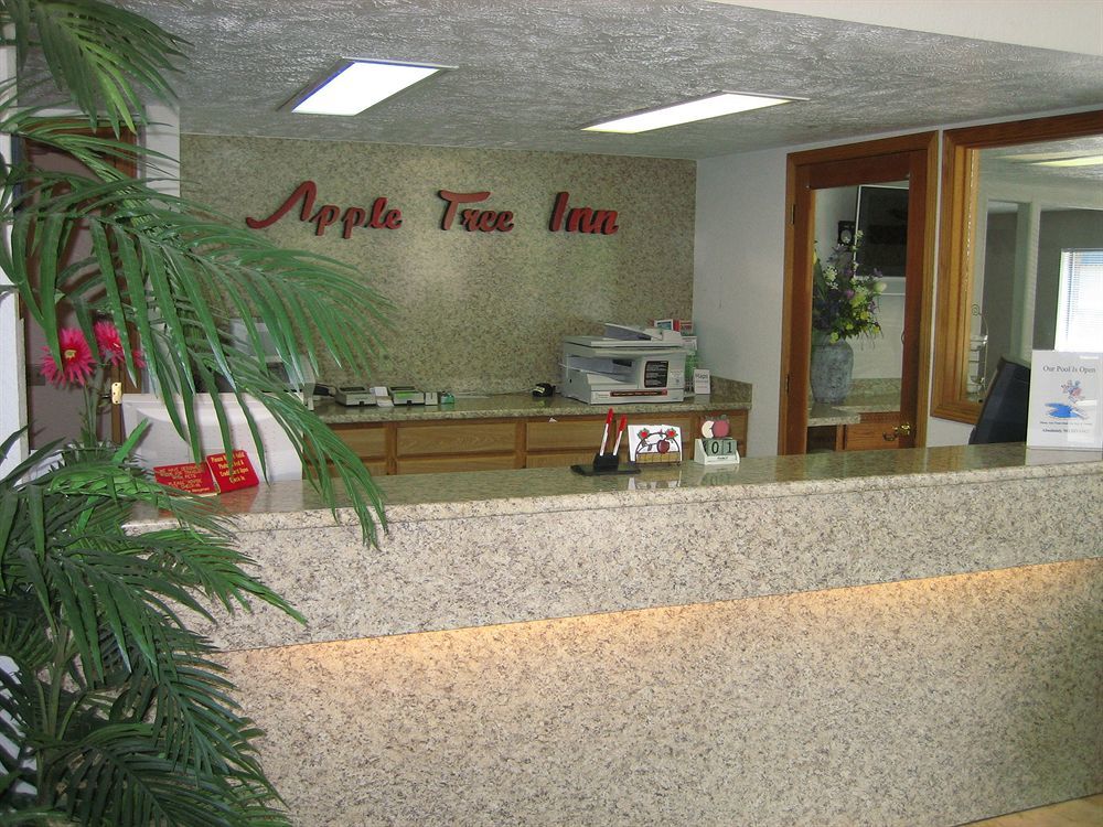 Apple Tree Motel 2*