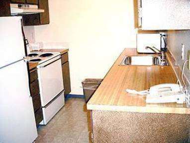 Apple Tree Motel 2*