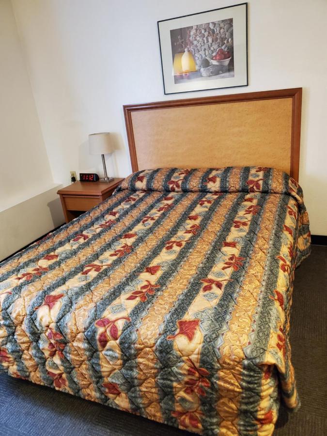 Apple Tree Motel